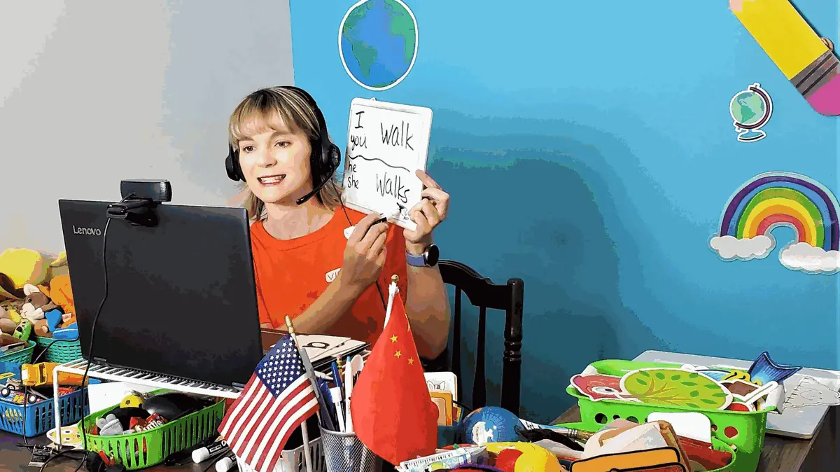 Japanese student practicing fluent English speaking strategies